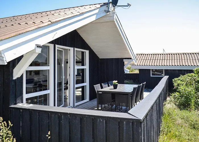 3 Bedroom Gorgeous In Hvide Sande Bjerregård