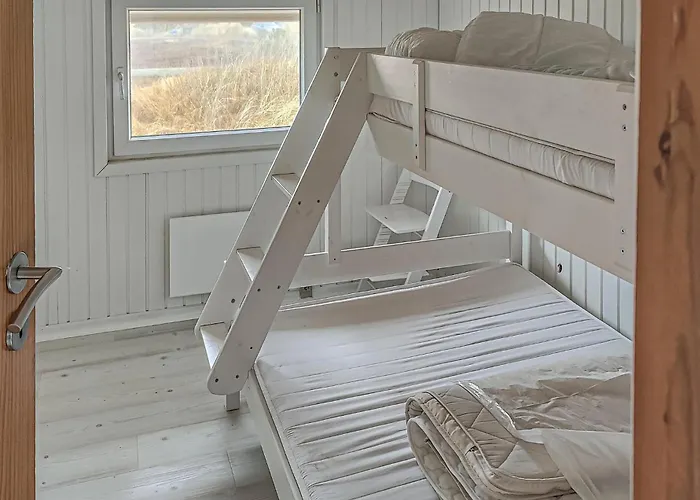 3 Bedroom Gorgeous In Hvide Sande Bjerregård